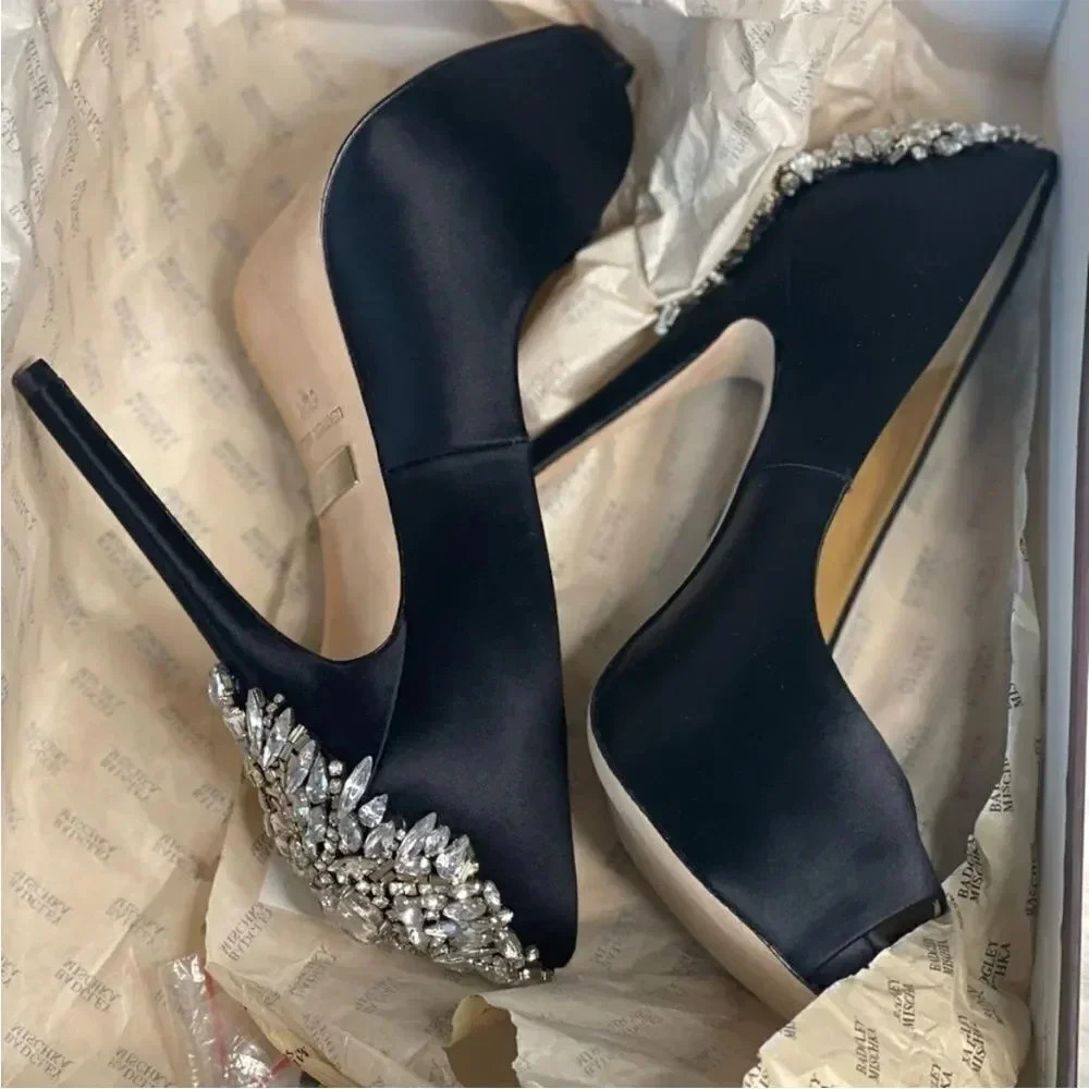 BADGLEY MISCHKA- WOMEN'S KIARA EMBELLISHED PEEP-TOE PUMP- BLACK…Size 5.5M - Picture 3 of 7